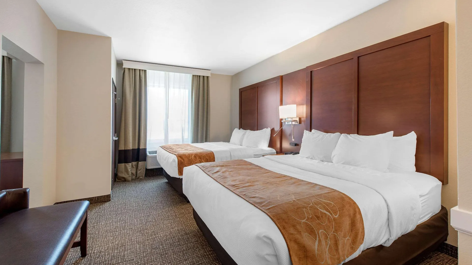 Comfort Suites Denver International Airport 3*,