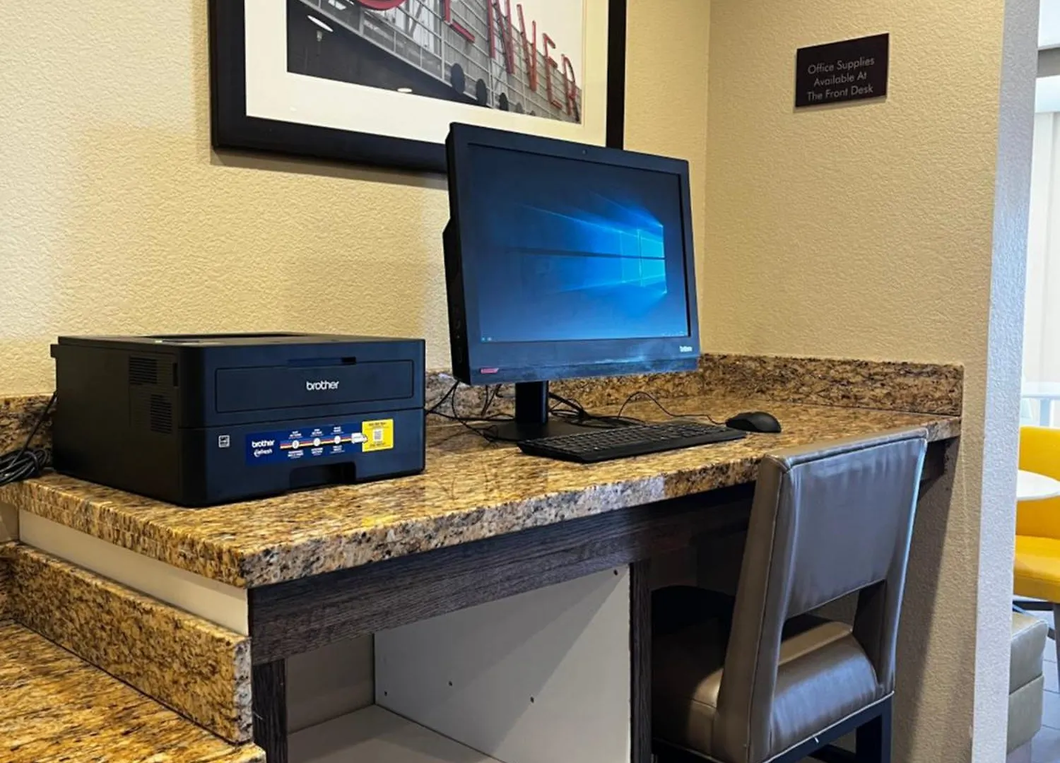 Comfort Suites Denver International Airport 3*,