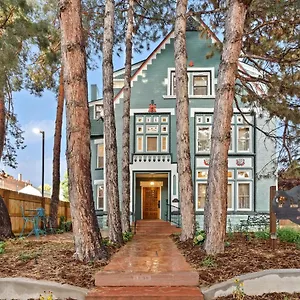 Hotel Flora House, Denver