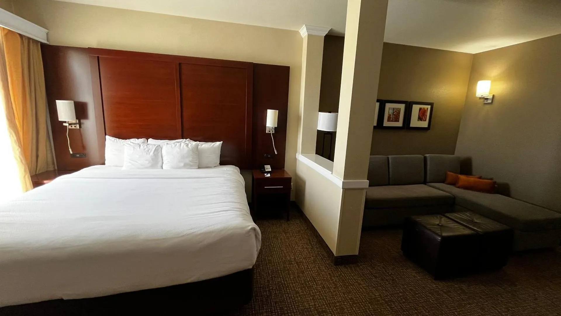 Hotel Comfort Suites Denver International Airport