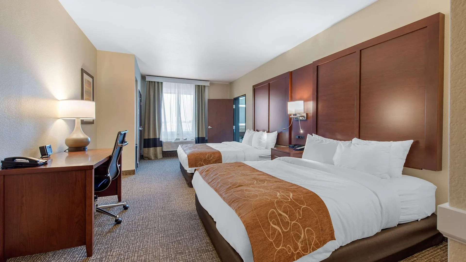 Comfort Suites Denver International Airport 3*,